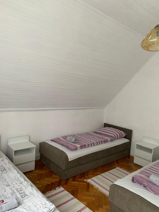 Kriszta Apartmanhaz Apartment Balatonlelle Exterior photo