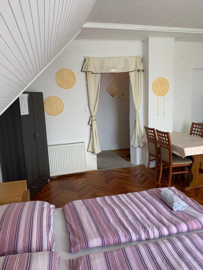 Kriszta Apartmanhaz Apartment Balatonlelle Exterior photo
